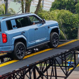 Menjajal BYD Denza B5 di Tech Culture Fest, Masyarakat Dapat Merasakan Test Ride Lewati Jalur Curam hingga 45 Derajat