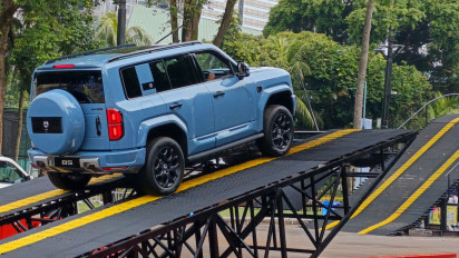 Menjajal BYD Denza B5 di Tech Culture Fest, Masyarakat Dapat Merasakan Test Ride Lewati Jalur Curam hingga 45 Derajat
