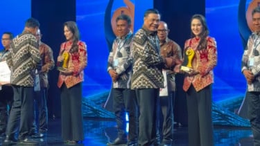 Warga Malut Wajib Bangga, Gubernur Sherly Tjoanda Borong Dua Penghargaan Kemendagri, Bawa Pulang Rp6 Miliar