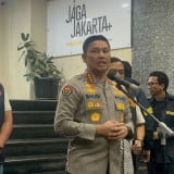 Polda Metro Jaya Ringkus Enam Begal Bersajam, Salah Satunya yang Rampas Handphone Bocah Perekam Bus