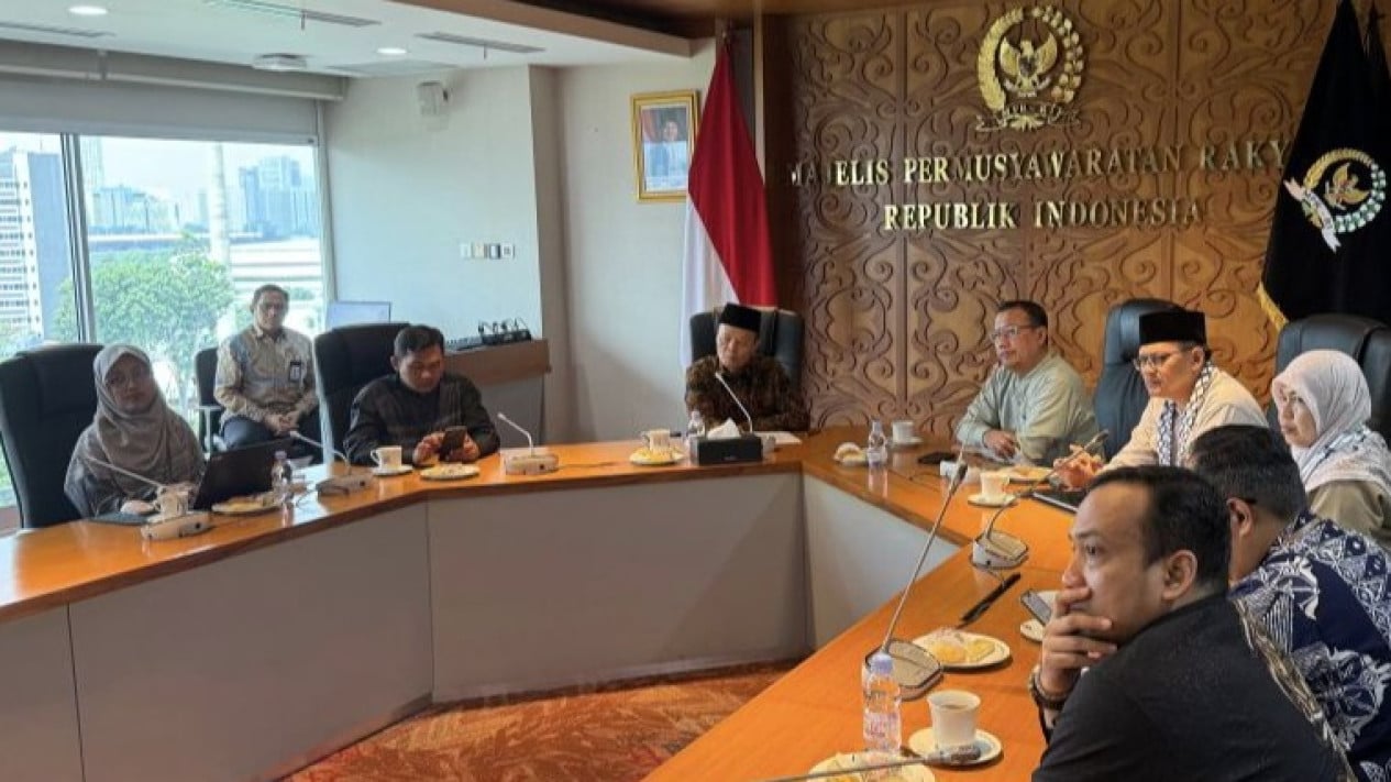 MPR Minta Pemerintah Manfaatkan Posisi Ketua Dewan HAM PBB untuk Tekan Israel Terkait Penahanan Relawan Indonesia di Gaza
            - galeri foto