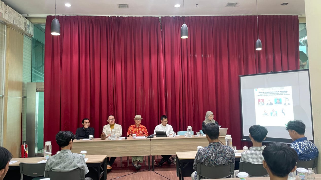 Lihat Kondisi Ekonomi Nasional yang Tertekan, Akademis Minta Presiden Pertimbangan Keberadaan DPN
            - galeri foto