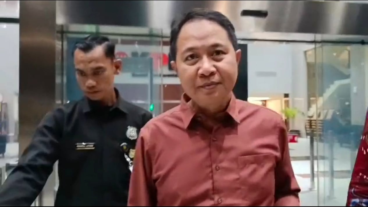 Rampung Diperiksa KPK, Hilman Latief Ngaku Tak Ditanya Soal Aliran Uang di Kasus Korupsi Kuota Haji
            - galeri foto