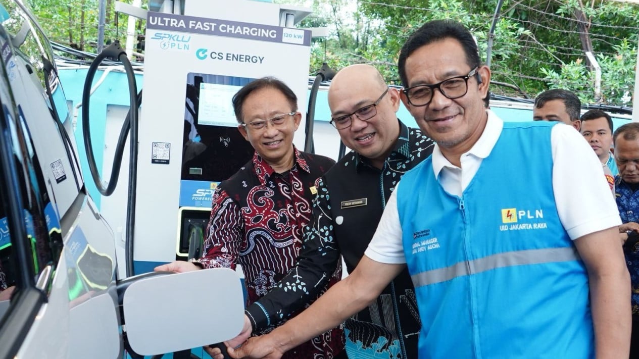 Perkuat Infrastruktur EV, PLN Resmikan SPKLU ke-5.000 di Tanjung Priok
            - galeri foto