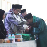 Dari Hafalan Hadis hingga Medali Internasional: Ratusan Santri Rayakan Kelulusan di Gedung KH. Noer Alie Bekasi