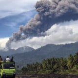 Gunung Dukono di Maluku Utara Erupsi