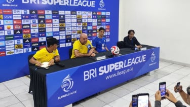 Tegur Manajemen yang Sibuk Urus Rute Konvoi, Bojan Hodak Minta Persib Fokus di Laga Pamungkas   