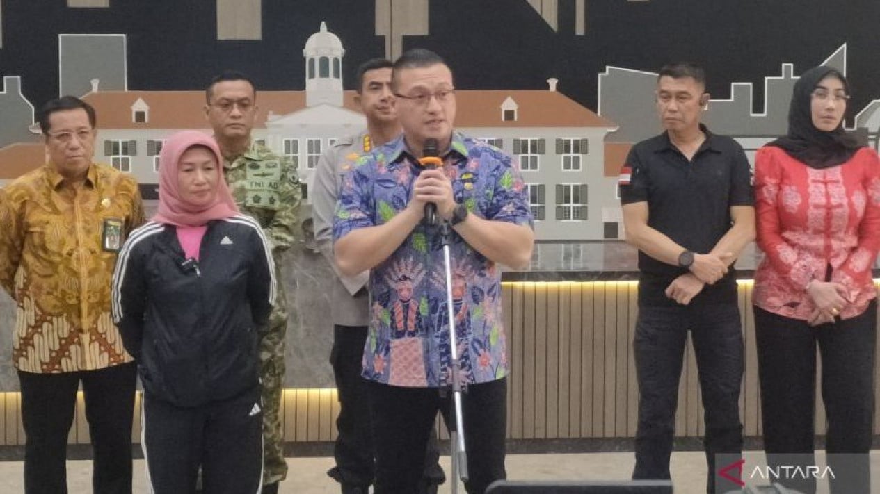 Marak Aksi Begal di Jakarta Barat, Legislator Jakarta Kenneth Mendadak Ingin Jadi 'Batman'
            - galeri foto