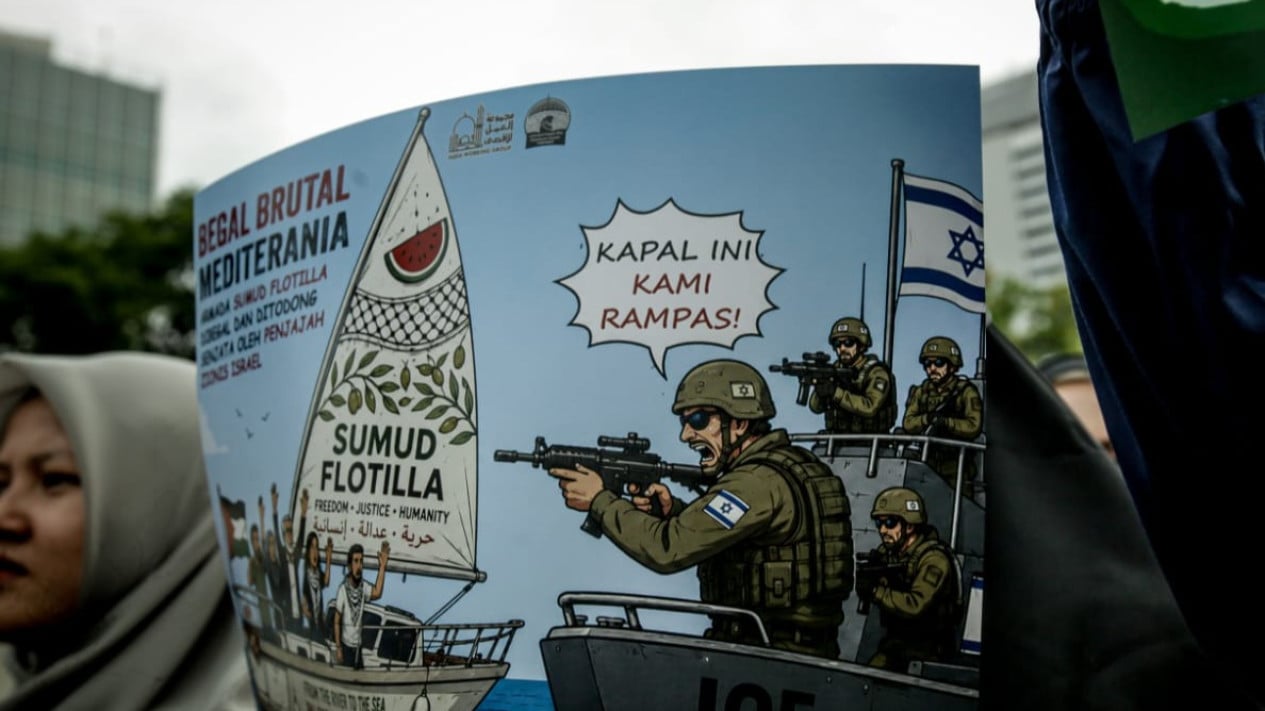 Lensa Berbicara: Massa AWG Gelar Aksi Solidaritas, Kecam Dugaan Kekerasan terhadap Aktivis Palestina
            - galeri foto