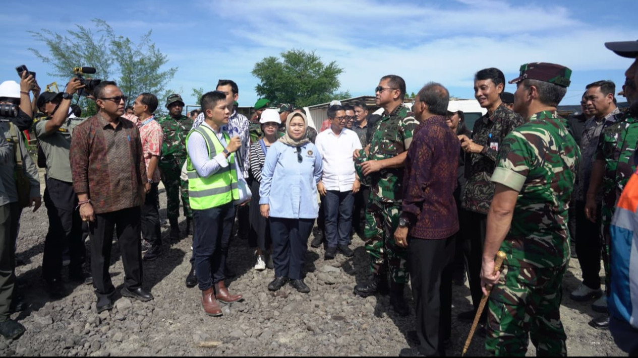 Dukung Energi Terbarukan, Kasad Tinjau Pengelolaan Sampah Terpadu di Bali
            - galeri foto