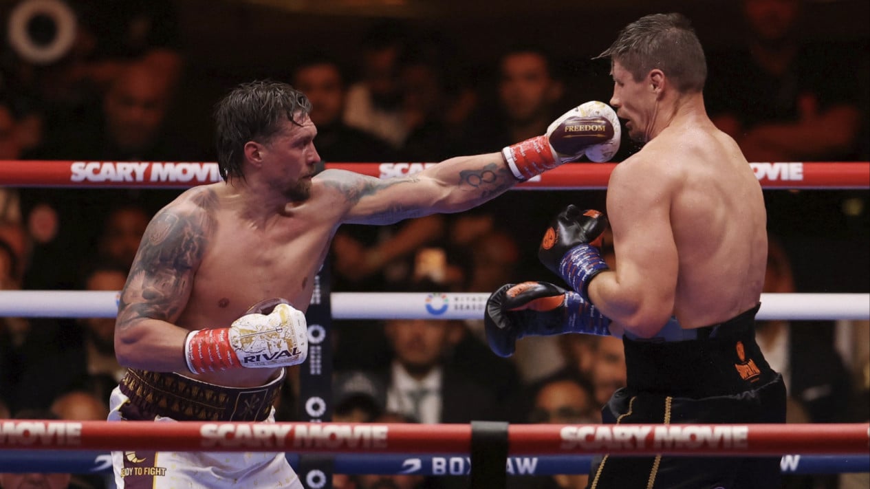 Hasil Tinju Dunia: Ngamuk Hantam Rico Verhoeven Sampai TKO, Oleksandr Usyk Pertahankan Gelar Juara Kelas Berat
            - galeri foto