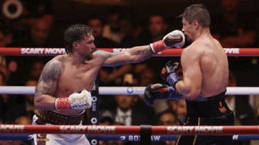 Hasil Tinju Dunia: Ngamuk Hantam Rico Verhoeven Sampai TKO, Oleksandr Usyk Pertahankan Gelar Juara Kelas Berat