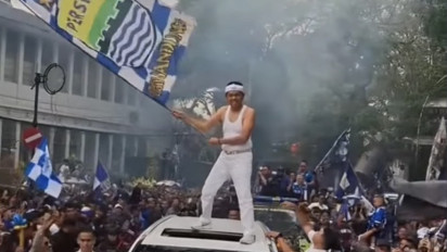 Gubernur Jabar Dedi Mulyadi Berikan Selamat kepada Persib Berhasil Hattrick, KDM Singgung Soal Bonus