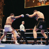Kemenangan TKO Oleksandr Usyk atas Rico Verhoeven Diwarnai Kontroversi, Wasit Jadi Sorotan