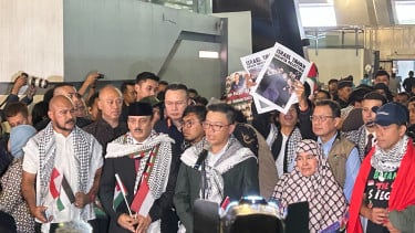 9 WNI Relawan Gaza Akhirnya Pulang ke Tanah Air, Menlu Sugiono: Selamat Berkumpul dengan Keluarga