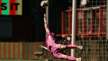 Media Belanda Berbondong-bondong Puji Maarten Paes usai Bawa Ajax Amsterdam Tembus Eropa, Kiper Timnas Indonesia Disebut Pahlawan