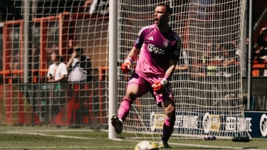 Beda Nasib dengan Maarten Paes, Petinggi Timnas Indonesia Ini Malah Dikecam Fans Belanda Usai Ajax Main Buruk di UEFA Conference League