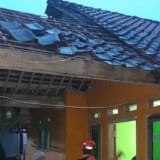 Dampak Cuaca Ekstrem di Bogor: 90 Rumah Rusak Diterjang Angin Kencang
