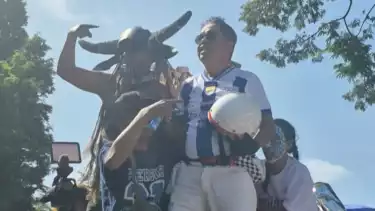 Sinyal Bonus Besar dari Dedi Mulyadi Usai Persib Bandung Juara 3 Kali Berturut-turut, Apa Itu?
