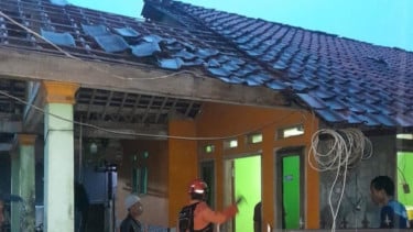 90 Rumah Rusak Akibat Angin Kencang di Rumpin