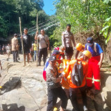 Detik-Detik Jembatan Gantung Cunca Wulang Ambruk Tewaskan Dua  Wisatawan Austria
