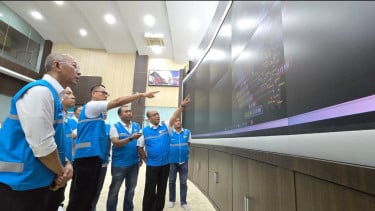 Kunjungi Pusat Pengatur Beban Sumatra, Dirut PLN Pimpin Upaya Percepat Pemulihan Sistem Kelistrikan Sumatra