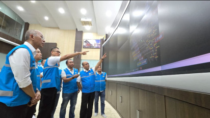 Kunjungi Pusat Pengatur Beban Sumatra, Dirut PLN Pimpin Upaya Percepat Pemulihan Sistem Kelistrikan Sumatra