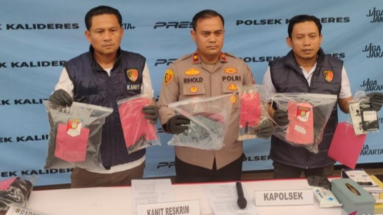 Miris, Komplotan Maling Motor di Kalideres Jakbar Gunakan Uang Hasil Curian untuk Pesta Sabu
            - galeri foto