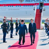Seskab Teddy: Presiden Prabowo Dijadwalkan Salat Idul Adha di Wisma KBRI Paris