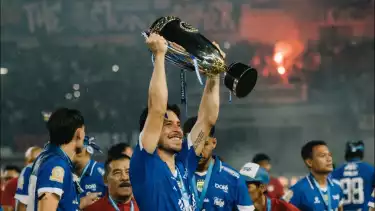 TC Timnas Indonesia Jelang Piala AFF 2026 Resmi Digelar, Thom Haye Datang Penuh Senyum usai Bawa Persib Bandung Juara