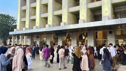 Prabowo Kunjungan Kerja di Prancis, Gibran Pimpin Kehadiran Pejabat Negara Salat Idul Adha di Istiqlal