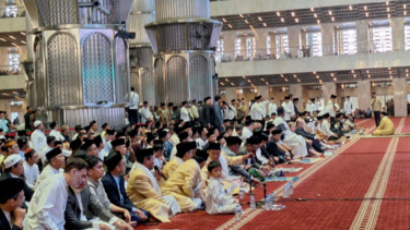 Momen Gibran Salat Idul Adha di Istiqlal Bersama Menteri Kabinet dan Pejabat Negara
