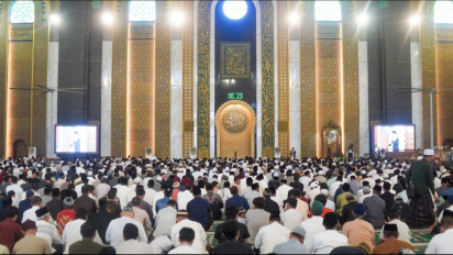 Iduladha di Masjid Al Akbar Surabaya, Prof Halim Soebahar: Ajarkan Kesabaran Paling Tinggi