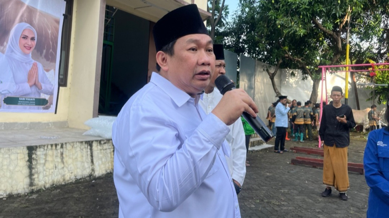 DPP Partai Golkar Gelar Kurban, Ketua Umum Bahlil Sumbang Sapi 1,3 Ton
            - galeri foto