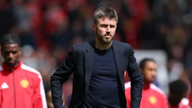 Era Michael Carrick Dimulai, Manchester United Siapkan 3 Transfer Pertama dan Incar Gelandang Brasil