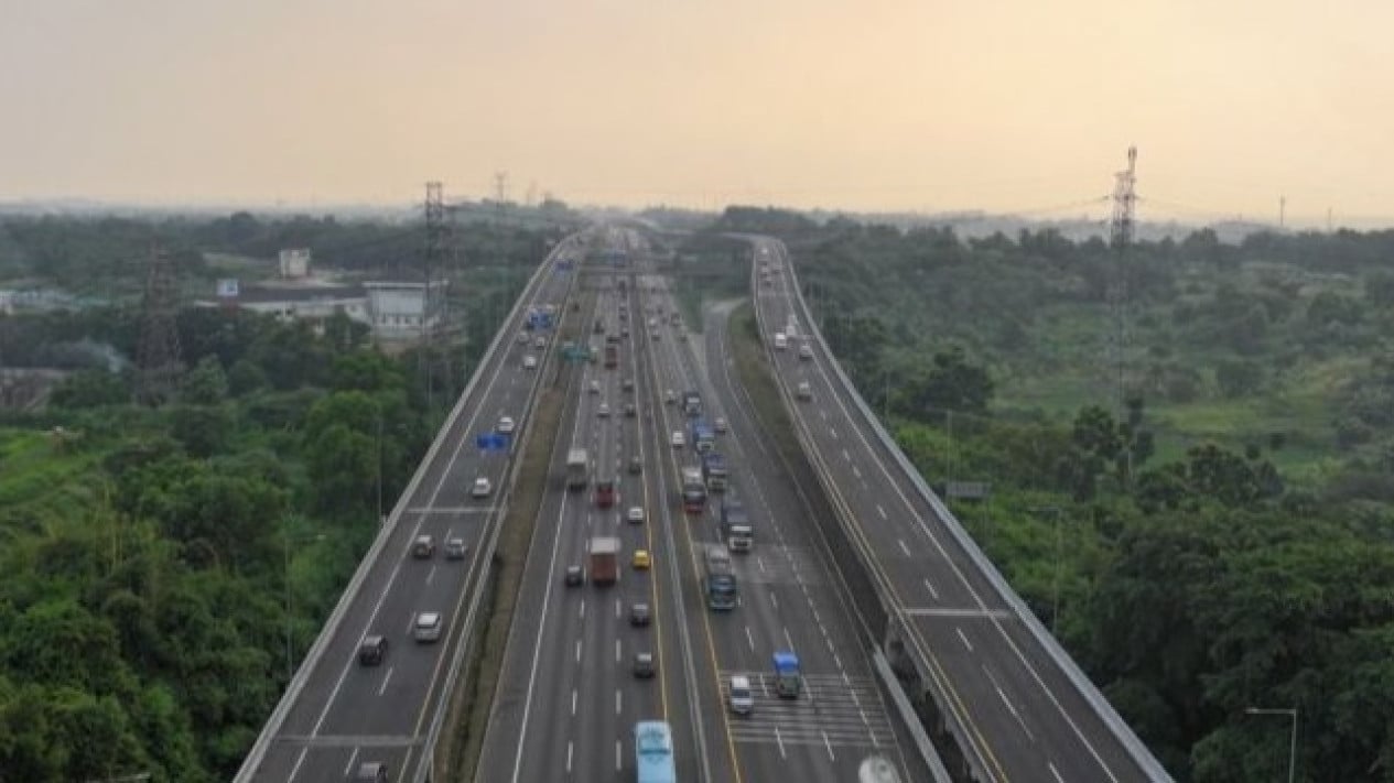 Lebaran Idul Adha 2026: Arus Kendaraan Tinggalkan Jakarta via Tol Layang MBZ Melonjak hingga 125 Persen
            - galeri foto