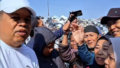 Dedi Mulyadi ke Pasar Ciwastra, Warga Adukan Sampah Bau dan Jarang Diangkut Meski Sudah Bayar