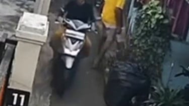 Viral Seorang Wanita Terekam CCTV Curi Motor di Pasar Rebo Jaktim