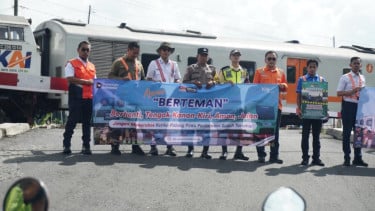 Berkomitmen untuk Terus Mengedukasi Masyarakat tentang Pentingnya Menjaga Keselamatan Perjalanan Kereta Api, KAI Bandara Gelar Sosialisasi Keselamatan di JPL 683 Stasiun Wates