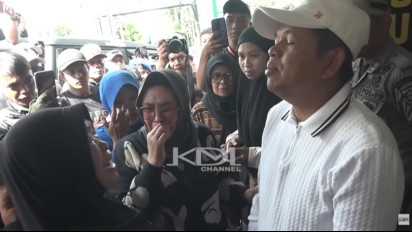 Awalnya Nangis-nangis Rumahnya Mau Digusur, Ibu-ibu di Cianjur Ini Langsung Bahagia Dengar Jawaban Dedi Mulyadi
