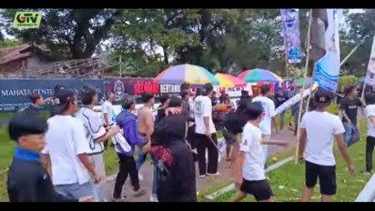 Tawuran Antar Suporter Semi Final Liga Tarkam Piala PSSI di Banyuwangi, Enam Luka-luka