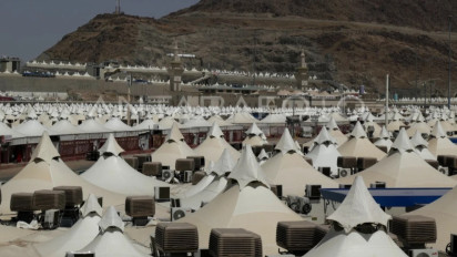 DPR Sebut Kapasitas Tenda Haji di Arafah dan Mina Terlalu Padat Jemaah