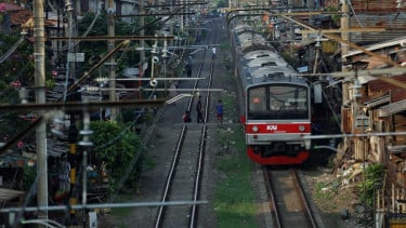 Momen Lucu di Lintas Green Line, Penumpang Perempuan Saling Sahut saat Desak-desakan dalam KRL Viral
