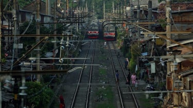 Lensa Berbicara: Atasi Kepadatan Penumpang, Green Line Ditargetkan Gunakan KRL SF12