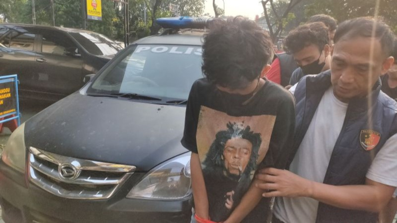 Modus Baru Komplotan Begal di Jakbar, Buntuti Korban Lalu Memfitnah Aniaya Keluarga Pelaku
            - galeri foto