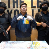Penjualan Obat Keras Berkedok Warung Sembako di Jagakarsa Digerebek Polisi, Ribuan Butir Tramadol-Eximer Disita