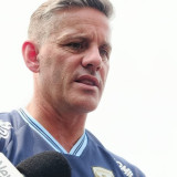 John Herdman Sampaikan Kabar Baik soal Cedera Jay Idzes, Kondisi Kapten Timnas Indonesia Tidak Terlalu Mengkhawatirkan