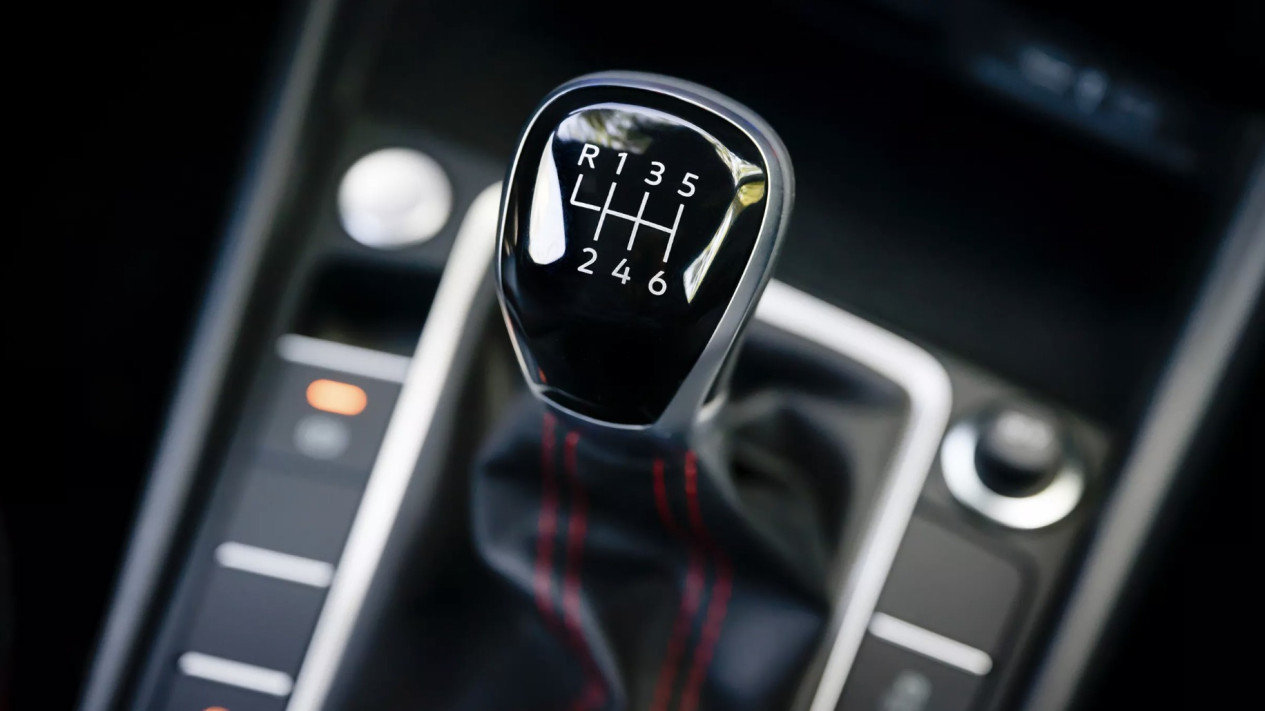 Penggemar Mobil Manual Bersiap Kecewa, Volkswagen akan Stop Opsi Kopling Mulai 2027
            - galeri foto