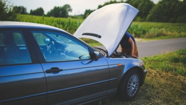 Jangan Dianggap Sepele! Ini 5 Penyebab Mesin Mobil Overheat yang Wajib Diketahui Pengendara