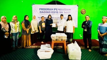 Semangat Iduladha, AIDA Kemlu Azerbaijan dan OIC Youth Indonesia Salurkan Ratusan Paket Kurban di Bogor dan Sukabumi